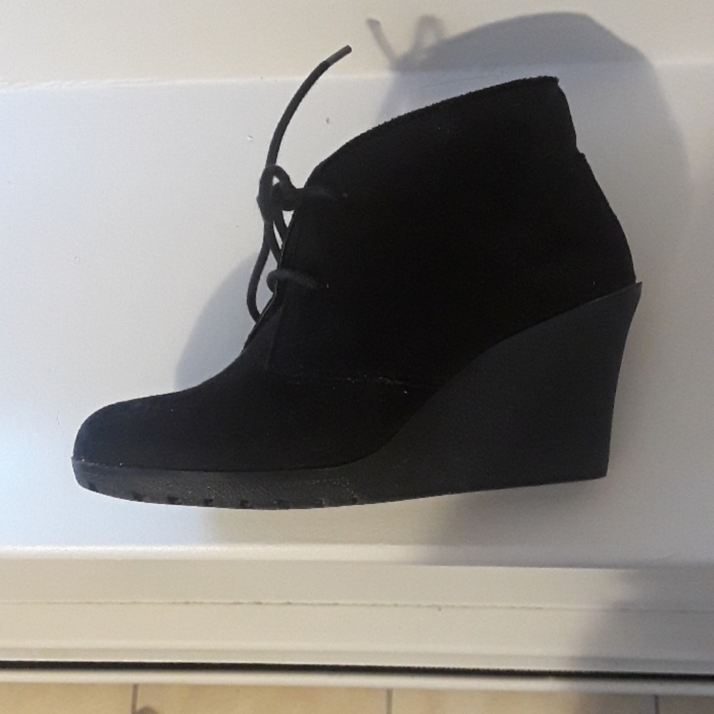 Booties - Picture 4 of 4